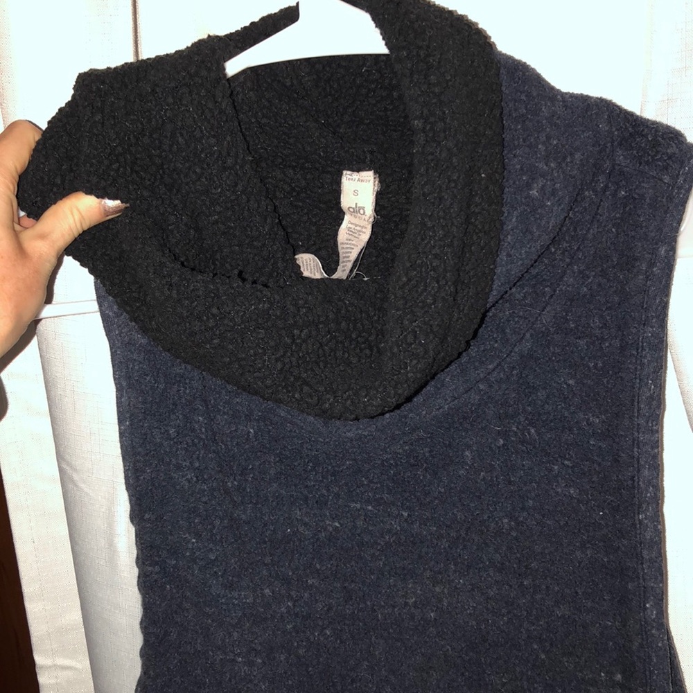 ALO cowl neck fleece vest with pockets